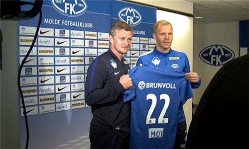 把镜头拉到 把镜头拉到